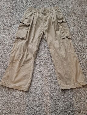 Old Navy comfort waistband cargo pants- size L